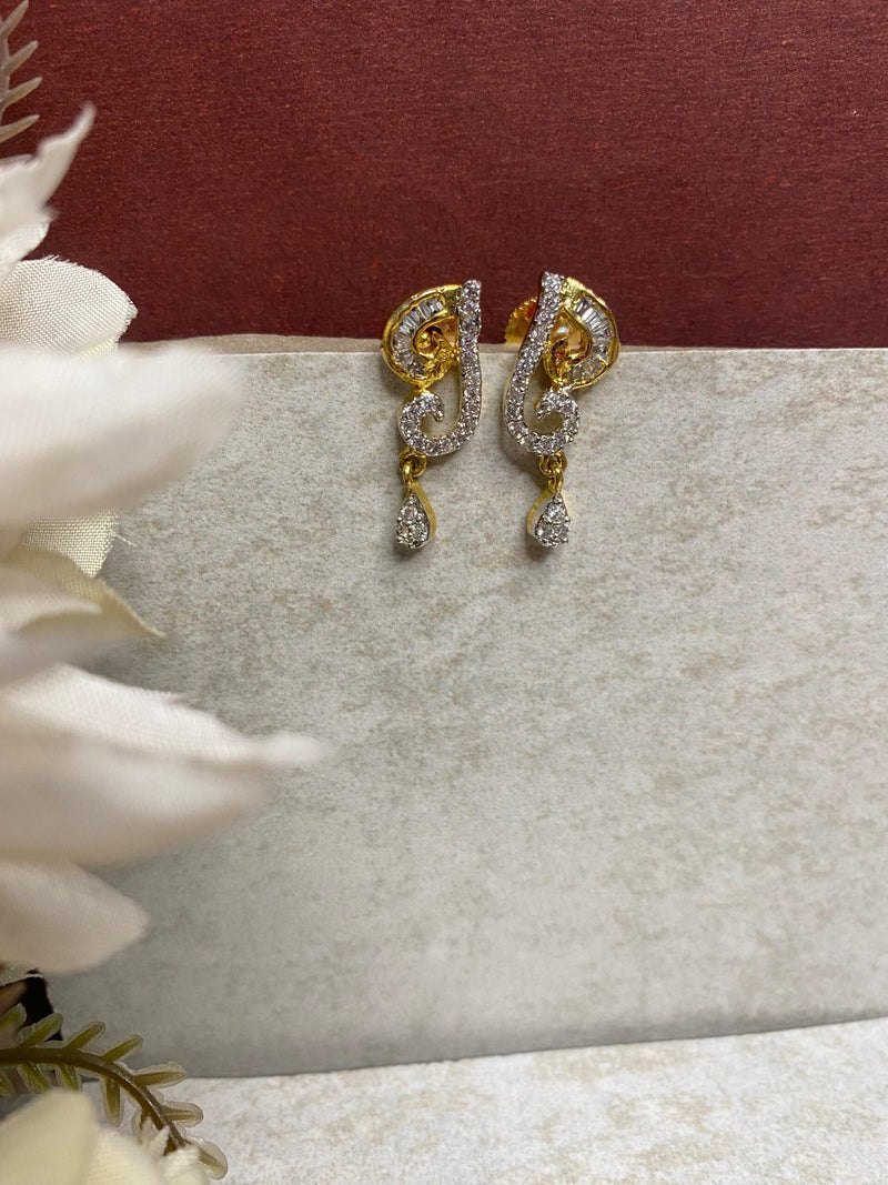 Swara Curve Drop Earrings